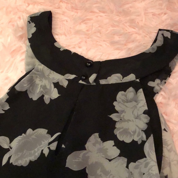 Flowy Tank Top - Picture 2 of 4